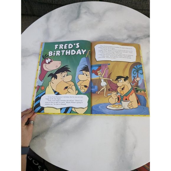 Vintage The Flintstones Book - Picture 4 of 4